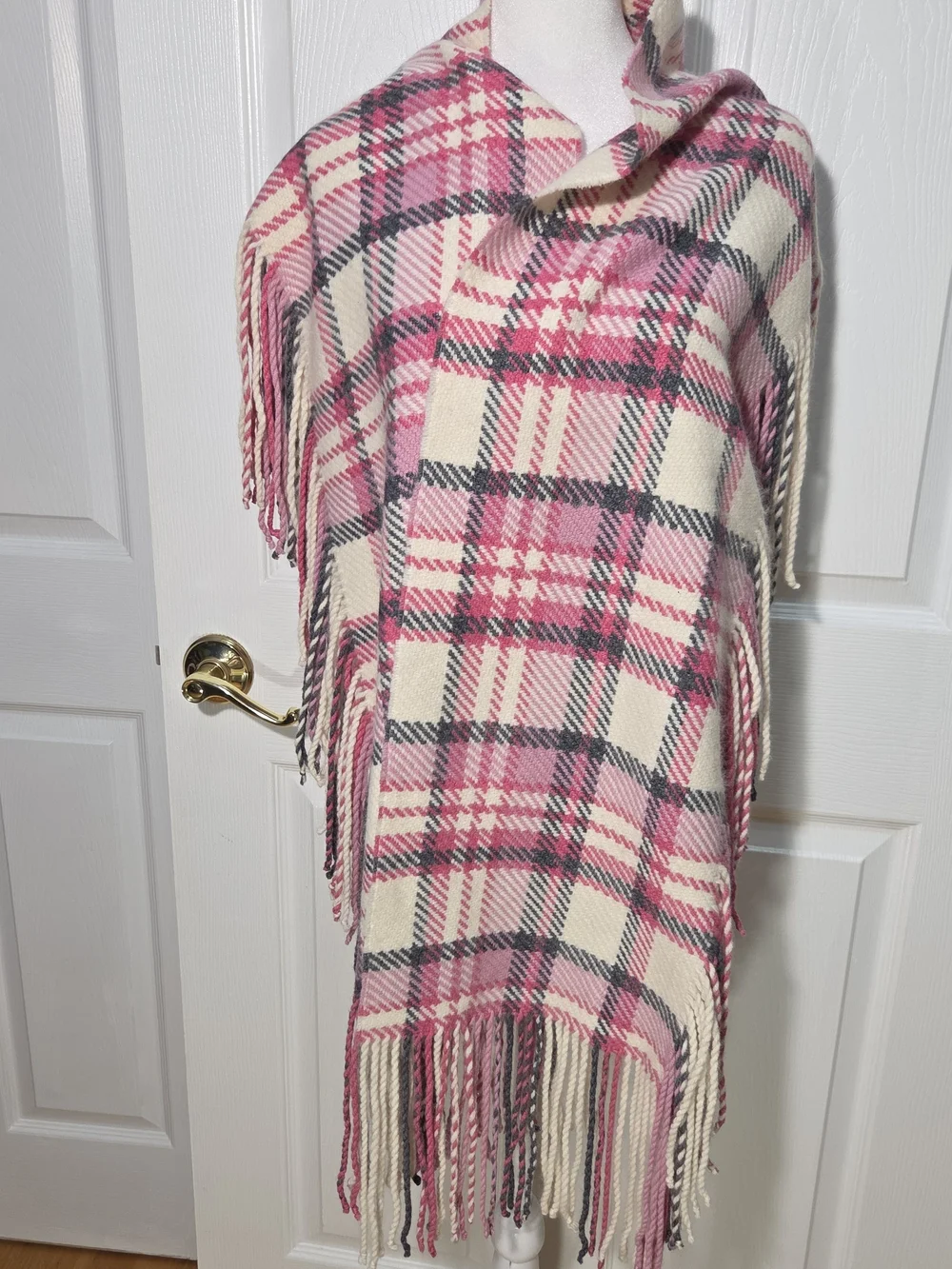 Lambswool Blend Plaid Pink/Grey/cream Fringe Wrap Scarf 10